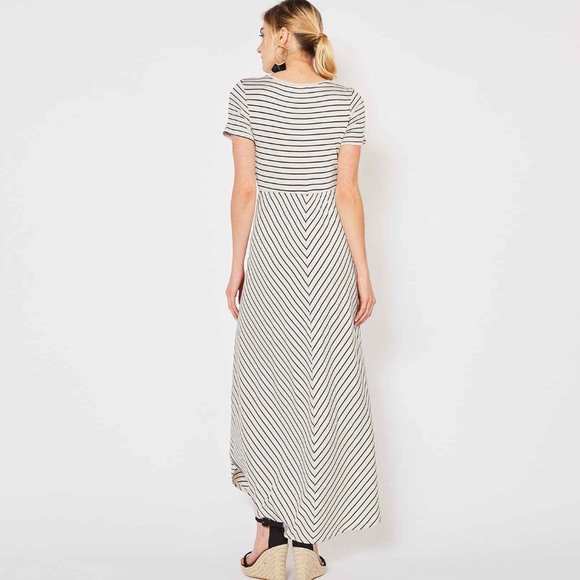 Entro Striped front tie Maxi dress in oatmeal gray - Picture 2 of 7